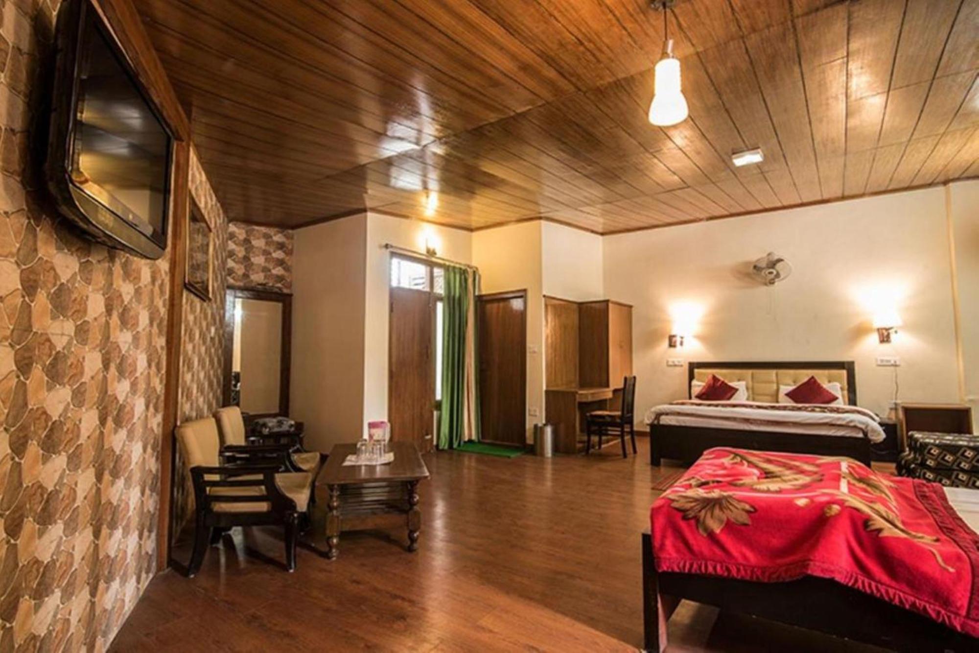 Moon Hotel Mallital, Near Nainital High Court Dış mekan fotoğraf